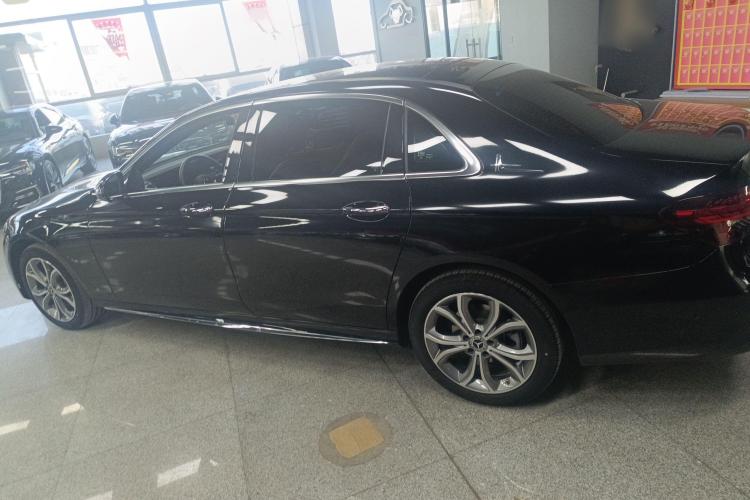 奔驰E级 2023款 E 300 L 运动时尚型车身外观6005