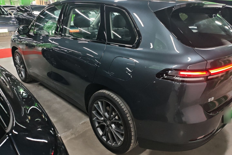 零跑汽车 零跑C10 2024款 210激光雷达版车身外观4