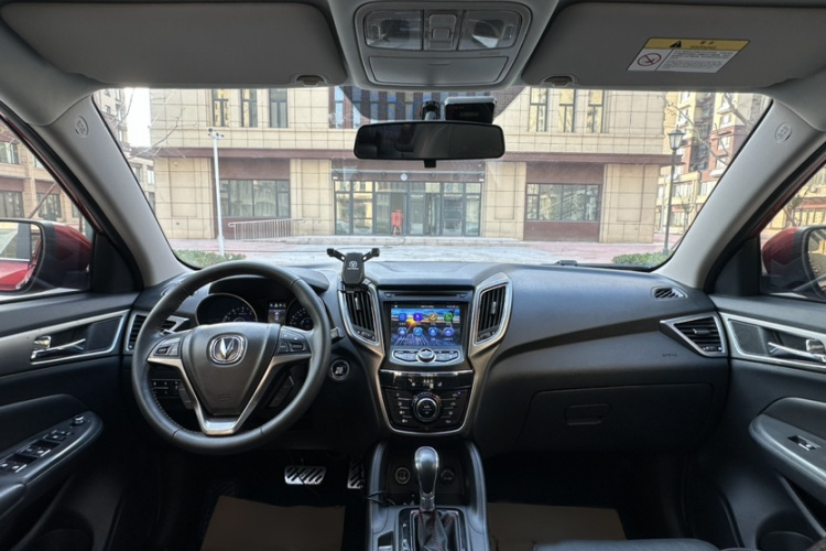 长安CS75 2015款 1.8T 自动四驱精英型 国V中控内饰7005