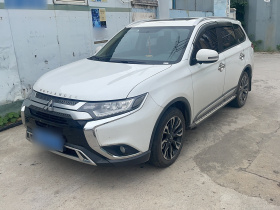 三菱 欧蓝德 2020款 2.0L 两驱畅享版 5座