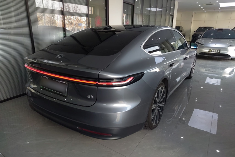 蔚来ET7 2024款 100kWh 行政签名版车身外观7