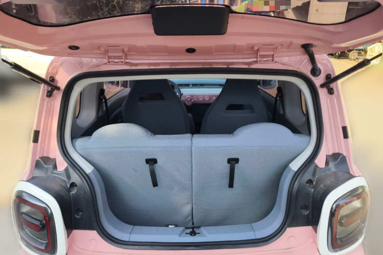 奔腾小马 2025款 222km 灵动马中控内饰23