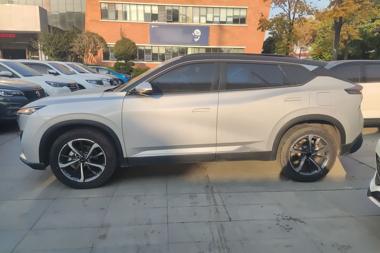 东风风神 皓瀚 2024款 荣耀版 1.5T 时尚型车身外观4