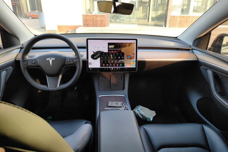 特斯拉 Model Y 2021款 长续航全轮驱动版中控内饰12