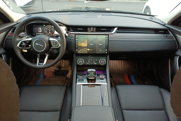 捷豹XFL 2023款 XFL 2.0T P200 两驱精英豪华版中控内饰12