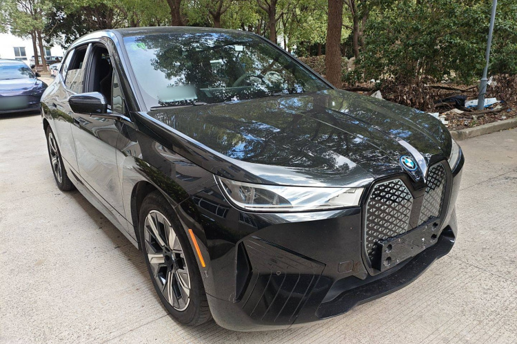 宝马iX 2022款 xDrive40车身外观6002