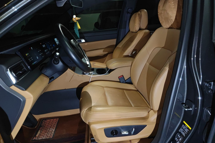 理想汽车 理想ONE 2021款 增程6座版中控内饰19