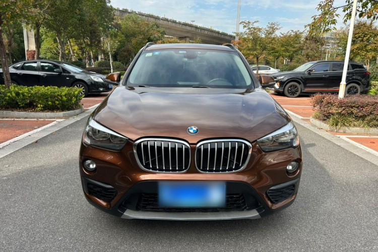 宝马X1 2016款 sDrive18Li 时尚型车身外观6001