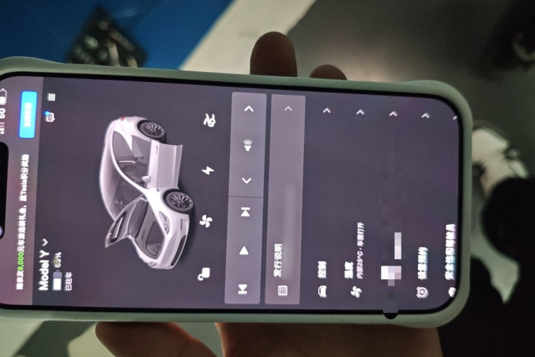 特斯拉 Model Y 2021款 Performance高性能全轮驱动版中控内饰7001