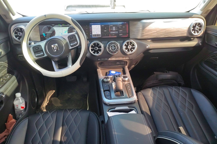 坦克300 2024款 2.0T 挑战者中控内饰7002