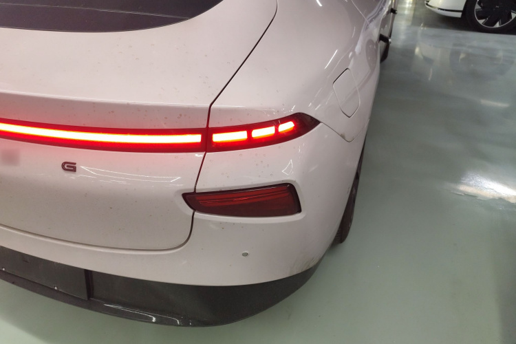 小鹏P7 2020款 670E车身外观6006