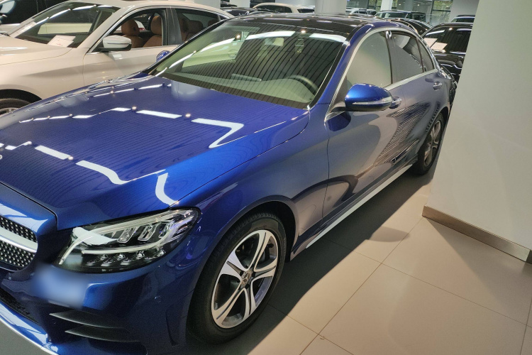 奔驰C级 2019款 改款 C 260 L 运动版车身外观4