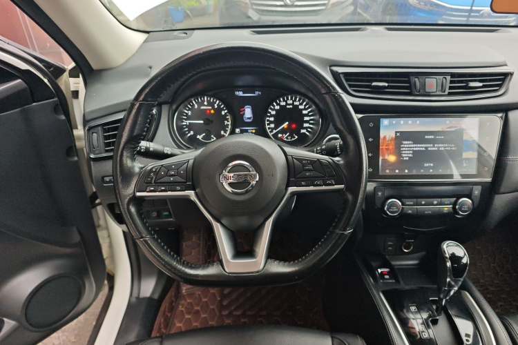 日产 奇骏 2021款 2.0L CVT 2WD XL ITS舒适纪念版中控内饰13
