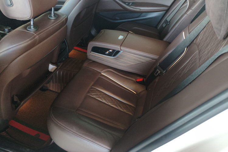 宝马5系 2019款 530Li 领先型 豪华套装中控内饰21