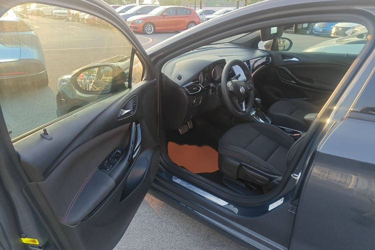 别克 威朗 2016款 两厢GS 20T 双离合豪情运动型中控内饰7003