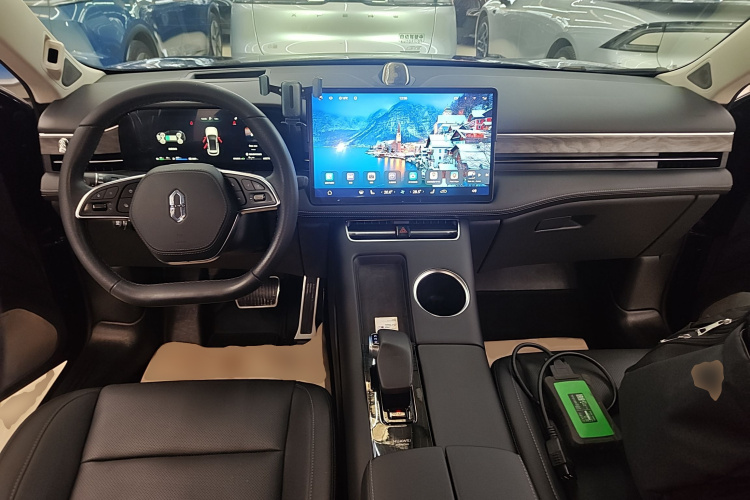 鸿蒙智行 问界M5 2022款 增程四驱至臻版中控内饰12