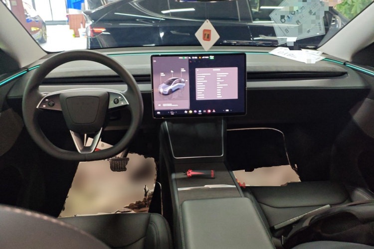 特斯拉 Model Y 2025款 后轮驱动 首发版中控内饰12
