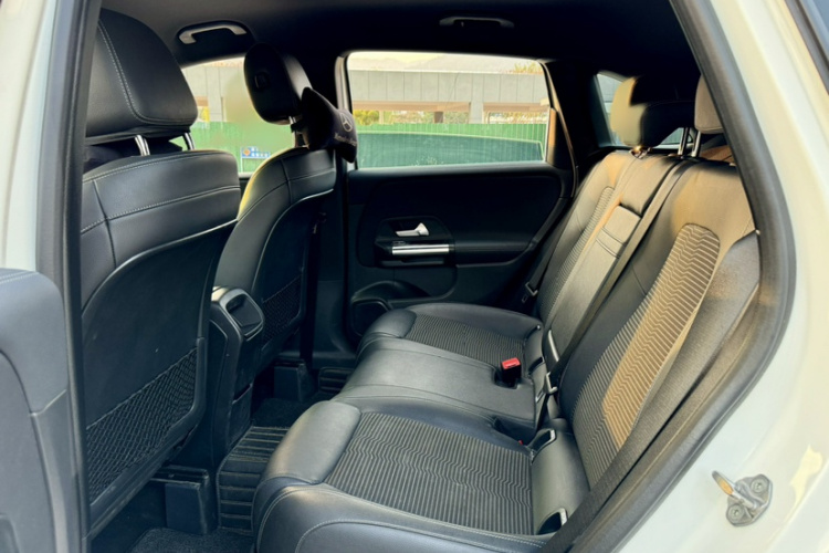 奔驰B级 2020款 B 180中控内饰7013