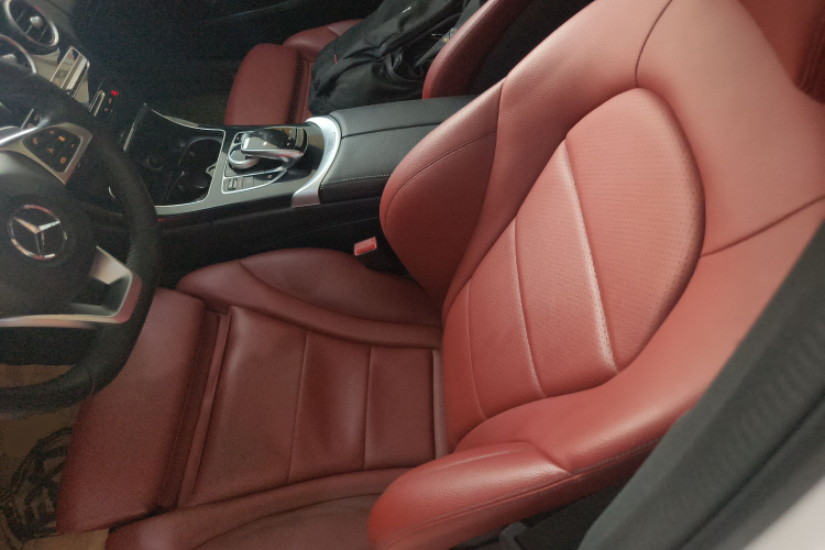 奔驰C级 2016款 C 200 运动版局部细节19