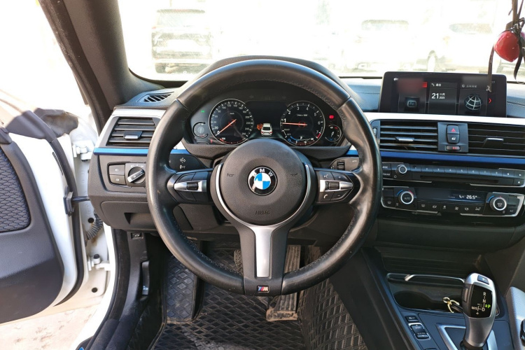 宝马4系 2019款 425i Gran Coupe M运动套装中控内饰13