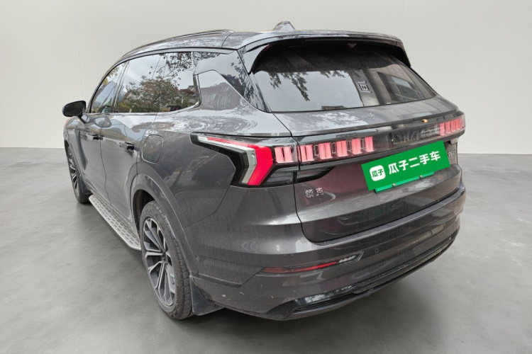 领克09 EM-P 2023款 2.0TD EM-P 远航版PM 六座车身外观5