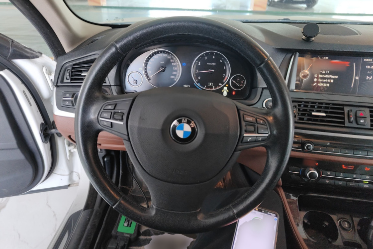 宝马5系(进口) 2015款 520i 典雅型中控内饰13