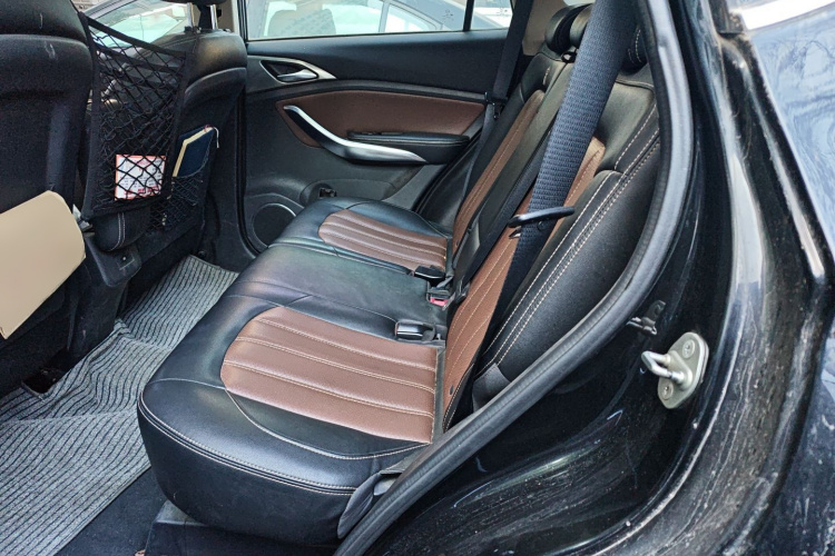 比亚迪 宋 2017款 盖世升级版 1.5TID 自动豪雅型中控内饰21