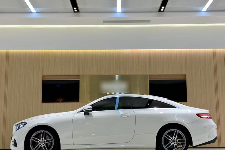 奔驰E级(进口) 2017款 E 200 4MATIC 轿跑车车身外观6004