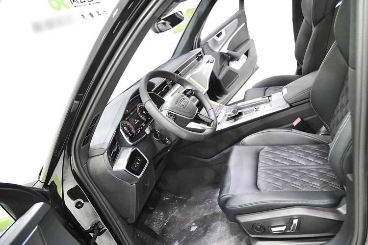 奥迪A6L 2025款 45 TFSI 臻选动感型+通风舒享包中控内饰7003