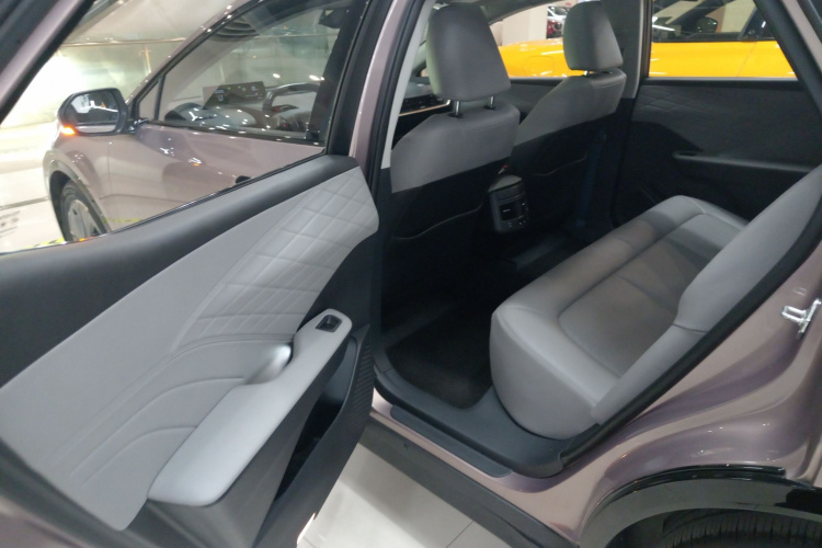 丰田bZ3 2024款 616km 长续航Premium中控内饰7004