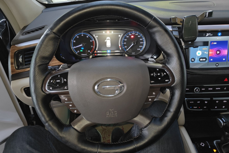 广汽传祺 传祺GS8 2017款 320T 两驱豪华智联版（七座）局部细节13