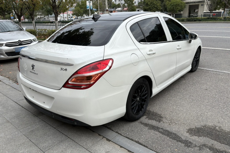 标致308 2014款 乐享版 经典 1.6L 自动风尚型车身外观6005