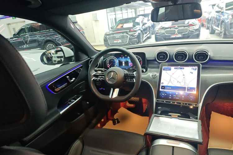 奔驰C级 2023款 改款二 C 260 L 运动版局部细节13