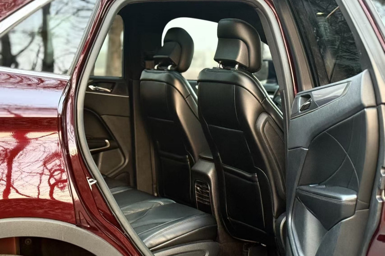 林肯MKC 2017款 2.0T 两驱尊享版中控内饰7005