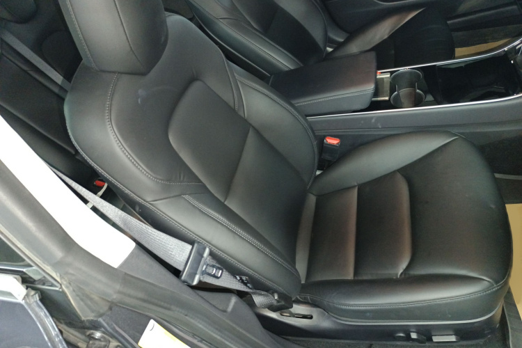 特斯拉 Model 3 2019款 标准续航后驱升级版局部细节41