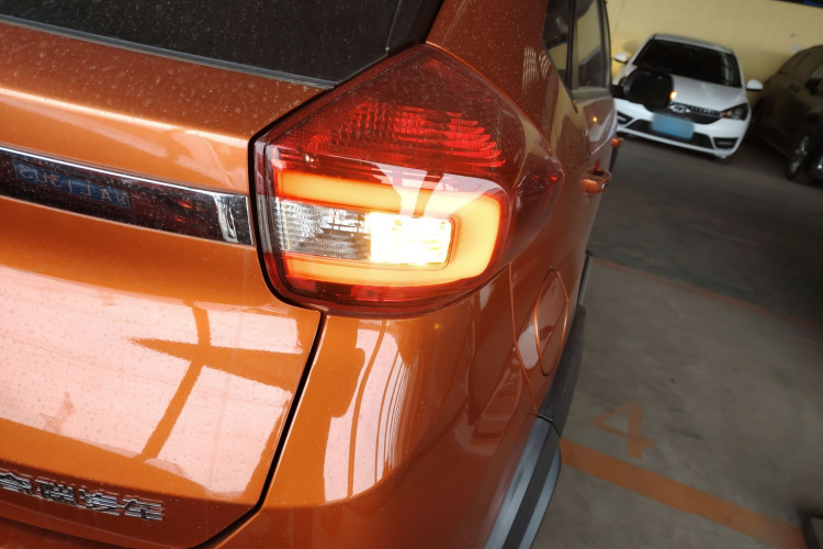 奇瑞 瑞虎3X 2017款 1.5L 手动都市领先版车身外观9