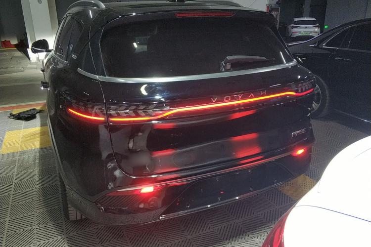 岚图汽车 岚图FREE 2021款 四驱标准增程专属豪华套装车身外观6