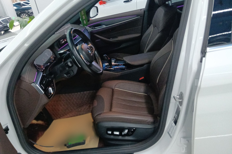 宝马5系 2022款 改款三 530Li 尊享型 M运动套装局部细节19