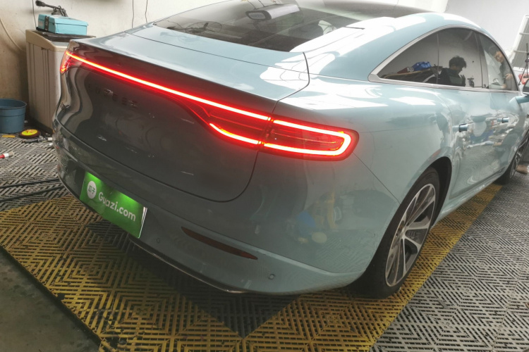 鸿蒙智行 智界S7 2025款 785km Ultra车身外观7