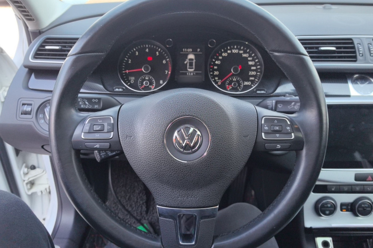 大众 迈腾 2013款 1.8TSI 豪华型中控内饰13