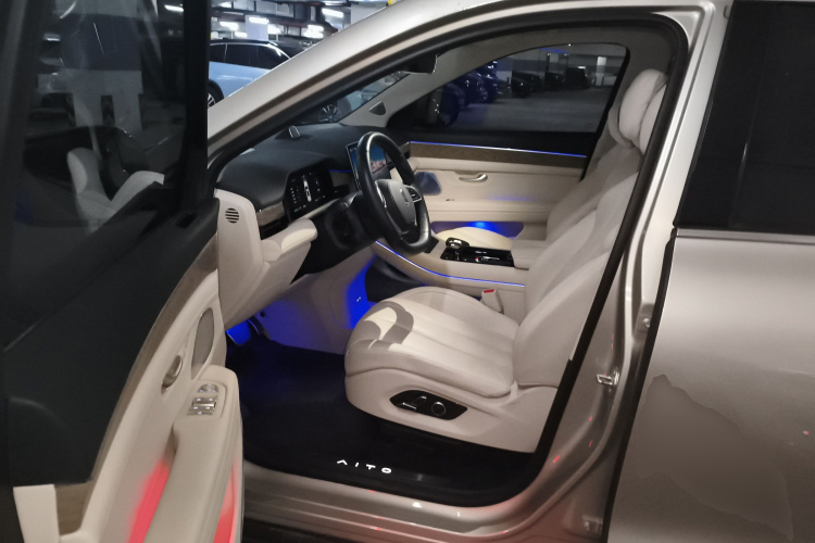 鸿蒙智行 问界M7 2022款 1.5T 四驱豪华版中控内饰7003