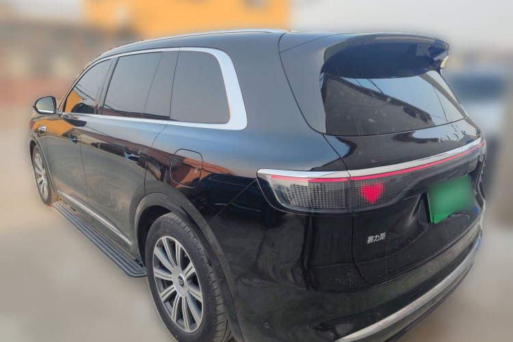 鸿蒙智行 问界M8 2025款 增程 Max+版 53.4kWh 6座版车身外观6003