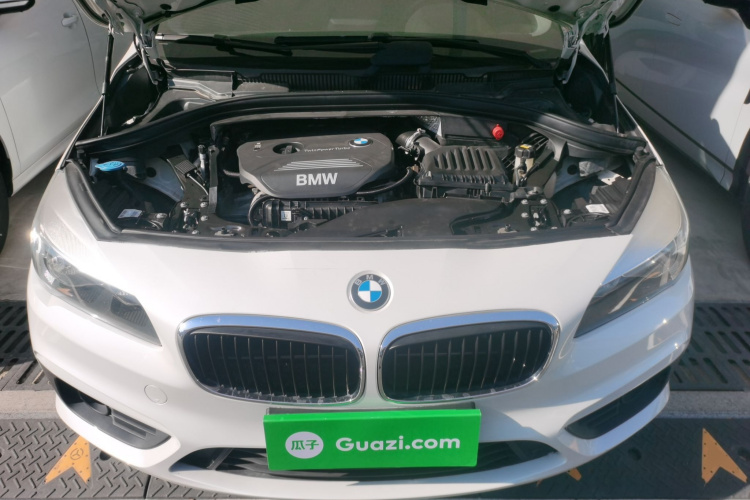 宝马2系旅行车(进口) 2015款 218i 领先型机舱底盘24