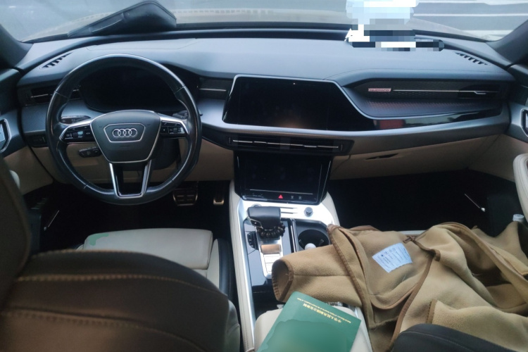 奥迪Q6 2023款 50 TFSI quattro 凌云版 edition one中控内饰12