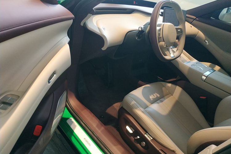 小米汽车 小米YU7 2025款 超长续航后驱版中控内饰20