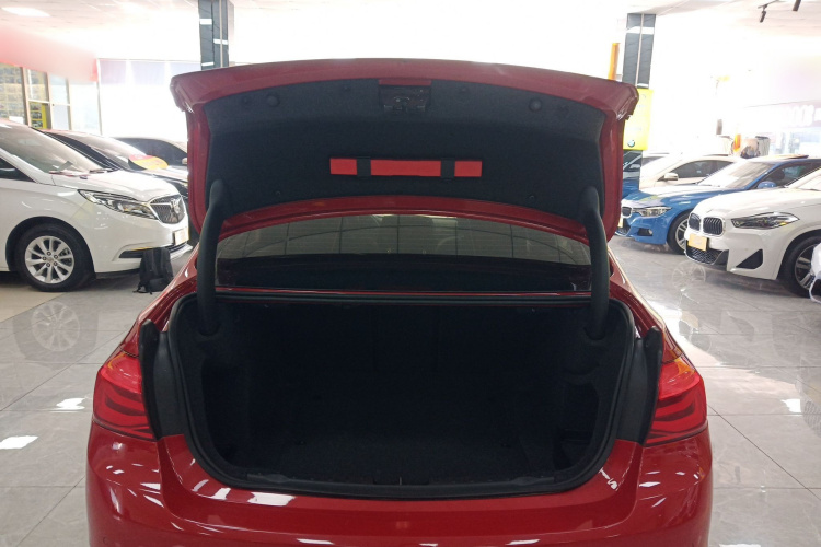 宝马3系 2019款 320Li 时尚型机舱底盘23