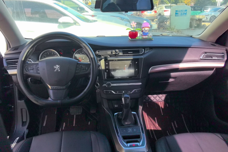 标致408 2016款 1.6T 自动豪华版中控内饰12