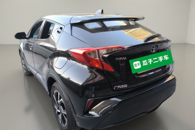 丰田C-HR 2018款 2.0L 领先天窗版 国VI车身外观5