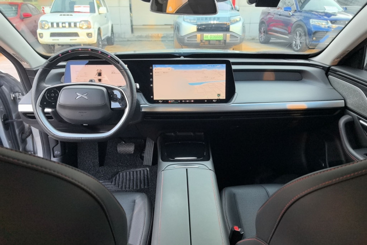 小鹏P7 2023款 586E中控内饰7002