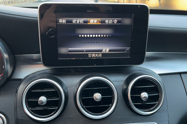 奔驰C级 2016款 C 200 L 运动型局部细节16